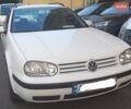 Белый Фольксваген Гольф, объемом двигателя 1.6 л и пробегом 298 тыс. км за 4400 $, фото 1 на Automoto.ua