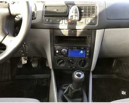 Білий Фольксваген Гольф, об'ємом двигуна 1.6 л та пробігом 176 тис. км за 2650 $, фото 2 на Automoto.ua