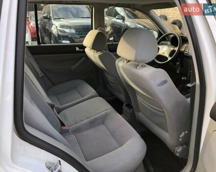 Белый Фольксваген Гольф, объемом двигателя 1.6 л и пробегом 175 тыс. км за 3250 $, фото 5 на Automoto.ua