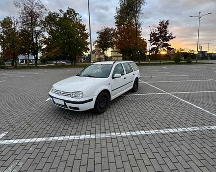 Белый Фольксваген Гольф, объемом двигателя 1.6 л и пробегом 176 тыс. км за 2700 $, фото 2 на Automoto.ua