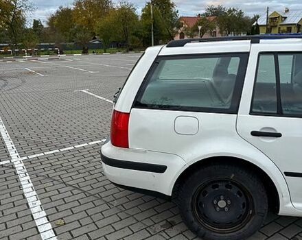 Белый Фольксваген Гольф, объемом двигателя 1.6 л и пробегом 176 тыс. км за 2700 $, фото 5 на Automoto.ua