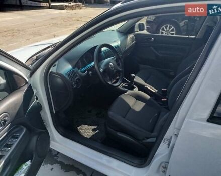 Белый Фольксваген Гольф, объемом двигателя 1.9 л и пробегом 430 тыс. км за 5400 $, фото 4 на Automoto.ua