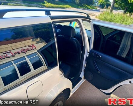 Белый Фольксваген Гольф, объемом двигателя 1.6 л и пробегом 262 тыс. км за 4600 $, фото 5 на Automoto.ua