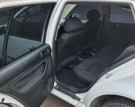 Белый Фольксваген Гольф, объемом двигателя 2 л и пробегом 100 тыс. км за 2500 $, фото 3 на Automoto.ua