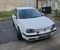 Белый Фольксваген Гольф, объемом двигателя 2 л и пробегом 100 тыс. км за 2500 $, фото 1 на Automoto.ua