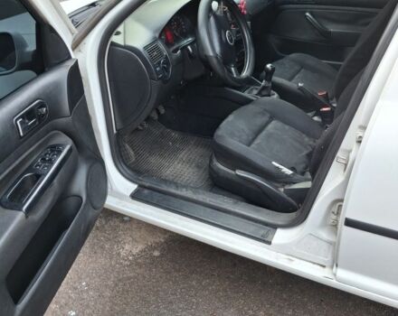 Белый Фольксваген Гольф, объемом двигателя 2 л и пробегом 100 тыс. км за 2500 $, фото 4 на Automoto.ua