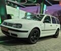 Белый Фольксваген Гольф, объемом двигателя 1.6 л и пробегом 204 тыс. км за 5555 $, фото 1 на Automoto.ua