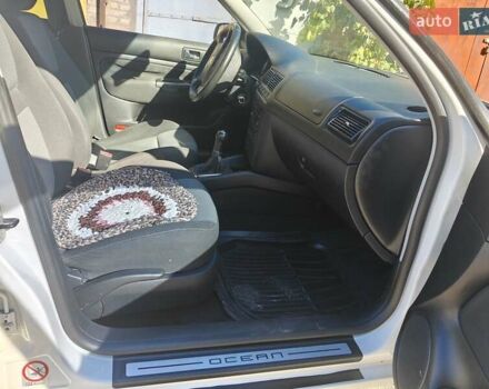 Белый Фольксваген Гольф, объемом двигателя 1.98 л и пробегом 223 тыс. км за 4900 $, фото 11 на Automoto.ua