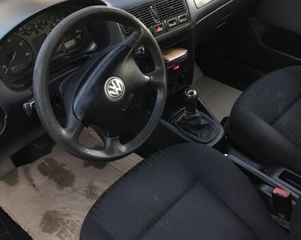 Белый Фольксваген Гольф, объемом двигателя 9 л и пробегом 335 тыс. км за 2100 $, фото 4 на Automoto.ua