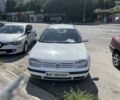Белый Фольксваген Гольф, объемом двигателя 1.6 л и пробегом 340 тыс. км за 4004 $, фото 1 на Automoto.ua