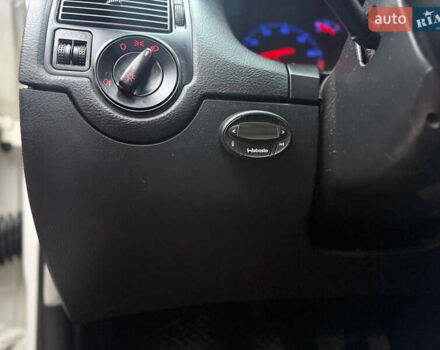 Білий Фольксваген Гольф, об'ємом двигуна 1.6 л та пробігом 244 тис. км за 4600 $, фото 15 на Automoto.ua