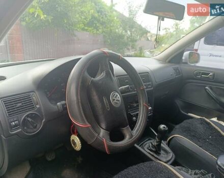 Белый Фольксваген Гольф, объемом двигателя 1.6 л и пробегом 206 тыс. км за 3499 $, фото 2 на Automoto.ua