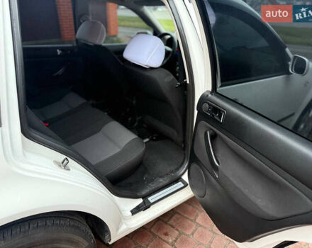 Білий Фольксваген Гольф, об'ємом двигуна 1.6 л та пробігом 244 тис. км за 4600 $, фото 12 на Automoto.ua