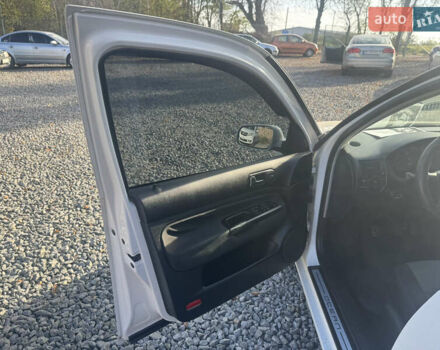 Білий Фольксваген Гольф, об'ємом двигуна 1.6 л та пробігом 243 тис. км за 4400 $, фото 21 на Automoto.ua