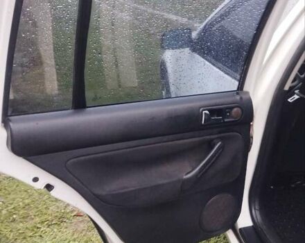 Белый Фольксваген Гольф, объемом двигателя 1.6 л и пробегом 329 тыс. км за 4000 $, фото 9 на Automoto.ua