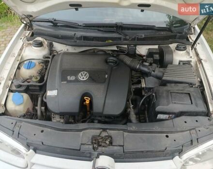 Белый Фольксваген Гольф, объемом двигателя 1.6 л и пробегом 206 тыс. км за 4000 $, фото 5 на Automoto.ua