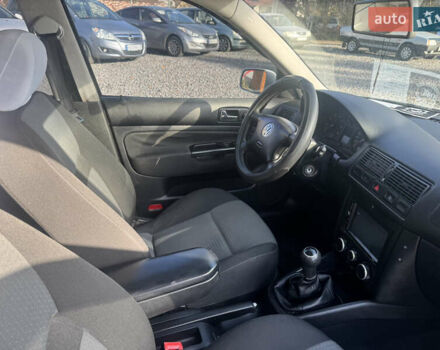 Білий Фольксваген Гольф, об'ємом двигуна 1.6 л та пробігом 243 тис. км за 4400 $, фото 34 на Automoto.ua