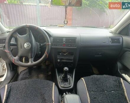 Белый Фольксваген Гольф, объемом двигателя 1.6 л и пробегом 206 тыс. км за 3499 $, фото 11 на Automoto.ua