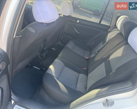 Білий Фольксваген Гольф, об'ємом двигуна 1.6 л та пробігом 243 тис. км за 4400 $, фото 29 на Automoto.ua