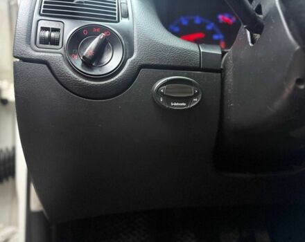 Білий Фольксваген Гольф, об'ємом двигуна 1.6 л та пробігом 244 тис. км за 4600 $, фото 5 на Automoto.ua