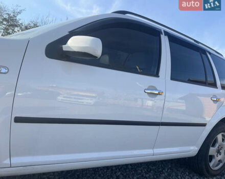 Білий Фольксваген Гольф, об'ємом двигуна 1.6 л та пробігом 243 тис. км за 4400 $, фото 35 на Automoto.ua