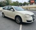Белый Фольксваген Гольф, объемом двигателя 1.39 л и пробегом 300 тыс. км за 3900 $, фото 1 на Automoto.ua