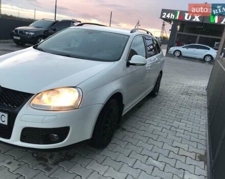 Білий Фольксваген Гольф, об'ємом двигуна 1.39 л та пробігом 260 тис. км за 5400 $, фото 1 на Automoto.ua