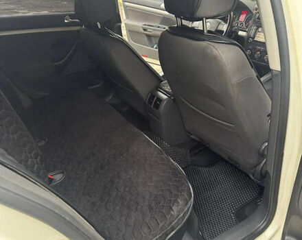 Білий Фольксваген Гольф, об'ємом двигуна 1.97 л та пробігом 220 тис. км за 6500 $, фото 10 на Automoto.ua