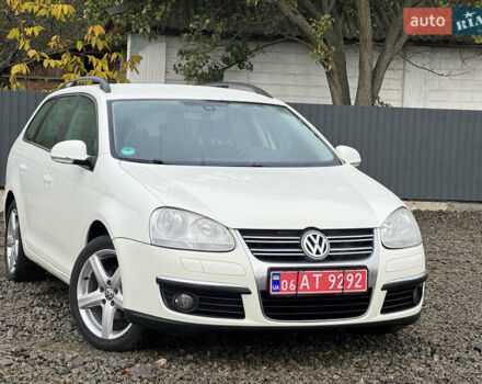 Белый Фольксваген Гольф, объемом двигателя 1.6 л и пробегом 185 тыс. км за 6600 $, фото 4 на Automoto.ua