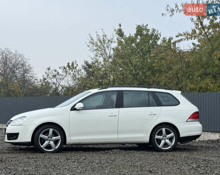 Белый Фольксваген Гольф, объемом двигателя 1.6 л и пробегом 185 тыс. км за 6600 $, фото 2 на Automoto.ua