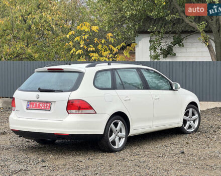 Белый Фольксваген Гольф, объемом двигателя 1.6 л и пробегом 185 тыс. км за 6600 $, фото 9 на Automoto.ua