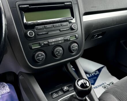 Белый Фольксваген Гольф, объемом двигателя 1.6 л и пробегом 217 тыс. км за 6400 $, фото 3 на Automoto.ua