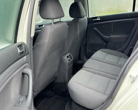 Белый Фольксваген Гольф, объемом двигателя 1.6 л и пробегом 185 тыс. км за 6600 $, фото 15 на Automoto.ua