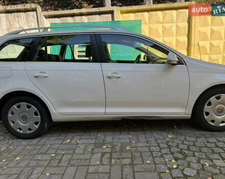Белый Фольксваген Гольф, объемом двигателя 1.39 л и пробегом 276 тыс. км за 5200 $, фото 6 на Automoto.ua