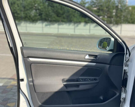 Белый Фольксваген Гольф, объемом двигателя 1.4 л и пробегом 199 тыс. км за 6500 $, фото 56 на Automoto.ua