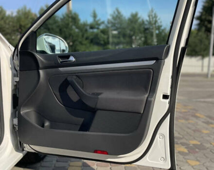 Белый Фольксваген Гольф, объемом двигателя 1.4 л и пробегом 199 тыс. км за 6500 $, фото 26 на Automoto.ua