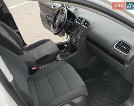 Білий Фольксваген Гольф, об'ємом двигуна 1.6 л та пробігом 174 тис. км за 7699 $, фото 12 на Automoto.ua