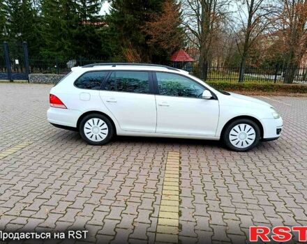 Белый Фольксваген Гольф, объемом двигателя 1.6 л и пробегом 203 тыс. км за 6900 $, фото 1 на Automoto.ua