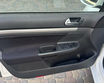 Белый Фольксваген Гольф, объемом двигателя 1.39 л и пробегом 190 тыс. км за 5777 $, фото 9 на Automoto.ua