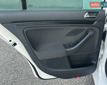 Белый Фольксваген Гольф, объемом двигателя 1.4 л и пробегом 213 тыс. км за 7799 $, фото 35 на Automoto.ua