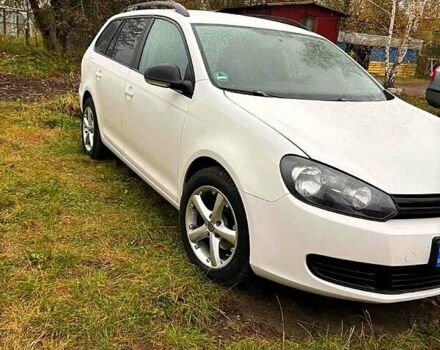 Белый Фольксваген Гольф, объемом двигателя 1.6 л и пробегом 208 тыс. км за 7999 $, фото 1 на Automoto.ua