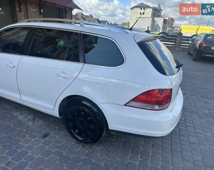 Белый Фольксваген Гольф, объемом двигателя 1.39 л и пробегом 190 тыс. км за 5777 $, фото 2 на Automoto.ua