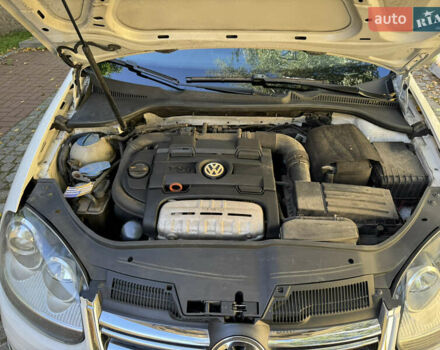 Белый Фольксваген Гольф, объемом двигателя 1.39 л и пробегом 276 тыс. км за 5200 $, фото 23 на Automoto.ua