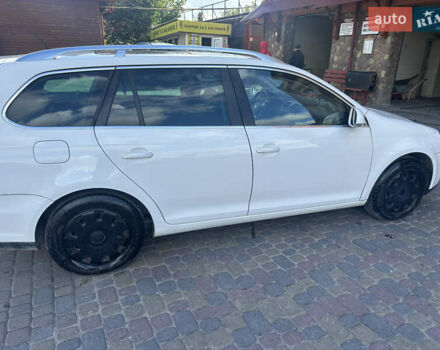 Белый Фольксваген Гольф, объемом двигателя 1.39 л и пробегом 190 тыс. км за 5777 $, фото 3 на Automoto.ua