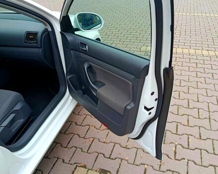 Белый Фольксваген Гольф, объемом двигателя 1.6 л и пробегом 203 тыс. км за 6900 $, фото 6 на Automoto.ua