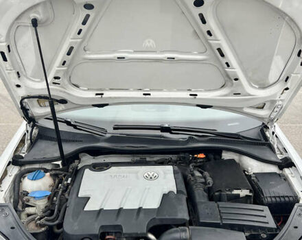 Белый Фольксваген Гольф, объемом двигателя 1.97 л и пробегом 352 тыс. км за 7590 $, фото 27 на Automoto.ua