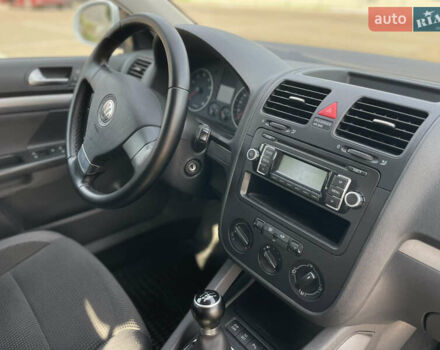 Білий Фольксваген Гольф, об'ємом двигуна 1.4 л та пробігом 199 тис. км за 5700 $, фото 24 на Automoto.ua