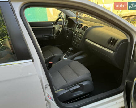 Белый Фольксваген Гольф, объемом двигателя 1.39 л и пробегом 276 тыс. км за 5200 $, фото 10 на Automoto.ua