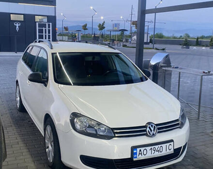 Белый Фольксваген Гольф, объемом двигателя 1.6 л и пробегом 300 тыс. км за 6100 $, фото 1 на Automoto.ua