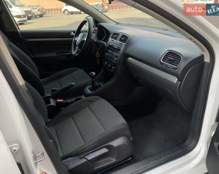 Белый Фольксваген Гольф, объемом двигателя 1.6 л и пробегом 289 тыс. км за 6350 $, фото 13 на Automoto.ua